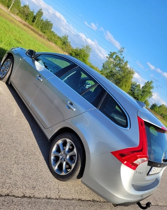 Volvo V60 cena 34800 przebieg: 264000, rok produkcji 2011 z Jaraczewo małe 92